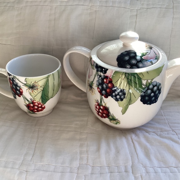 VINTAGE PORTMEIRION (DISCONTINUED PATTERN) EDEN FRUITS PORCELAIN TEAPOT AND MUG - Picture 3 of 11